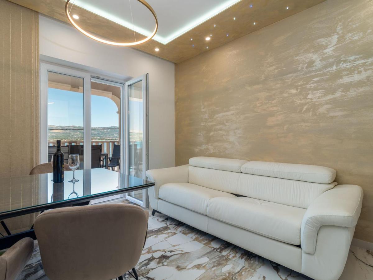 Apartment Mornar-3 By Interhome Trogir Exterior foto