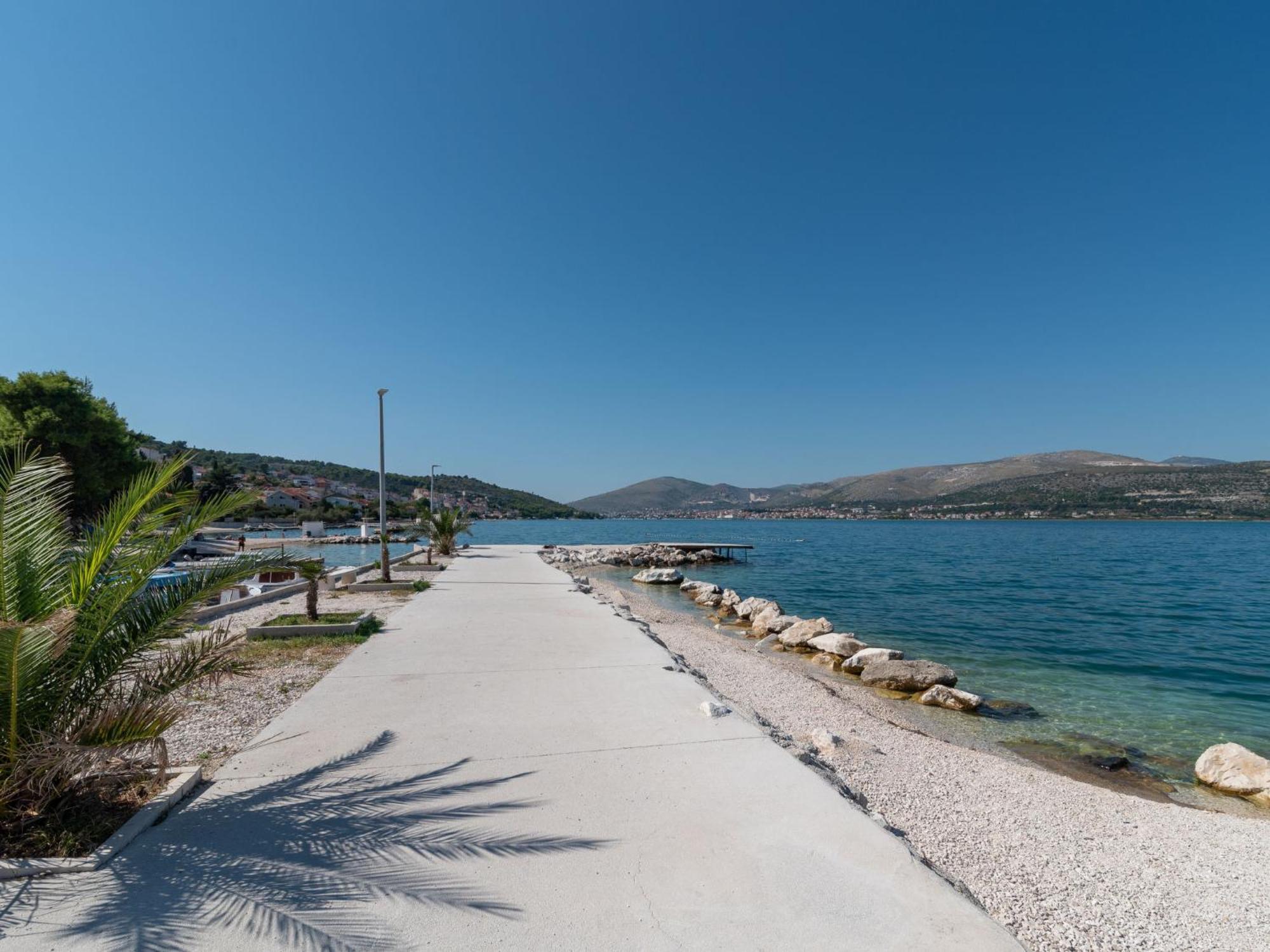 Apartment Mornar-3 By Interhome Trogir Exterior foto